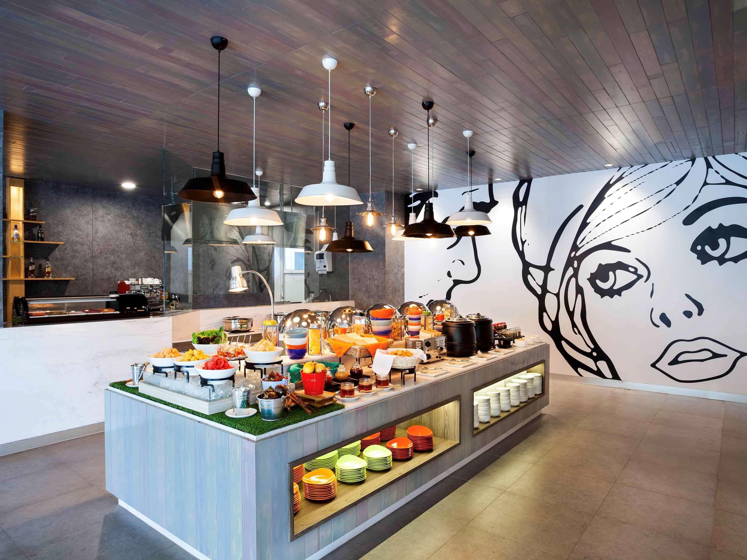 Ibis Styles Jakarta Sunter Exterior foto
