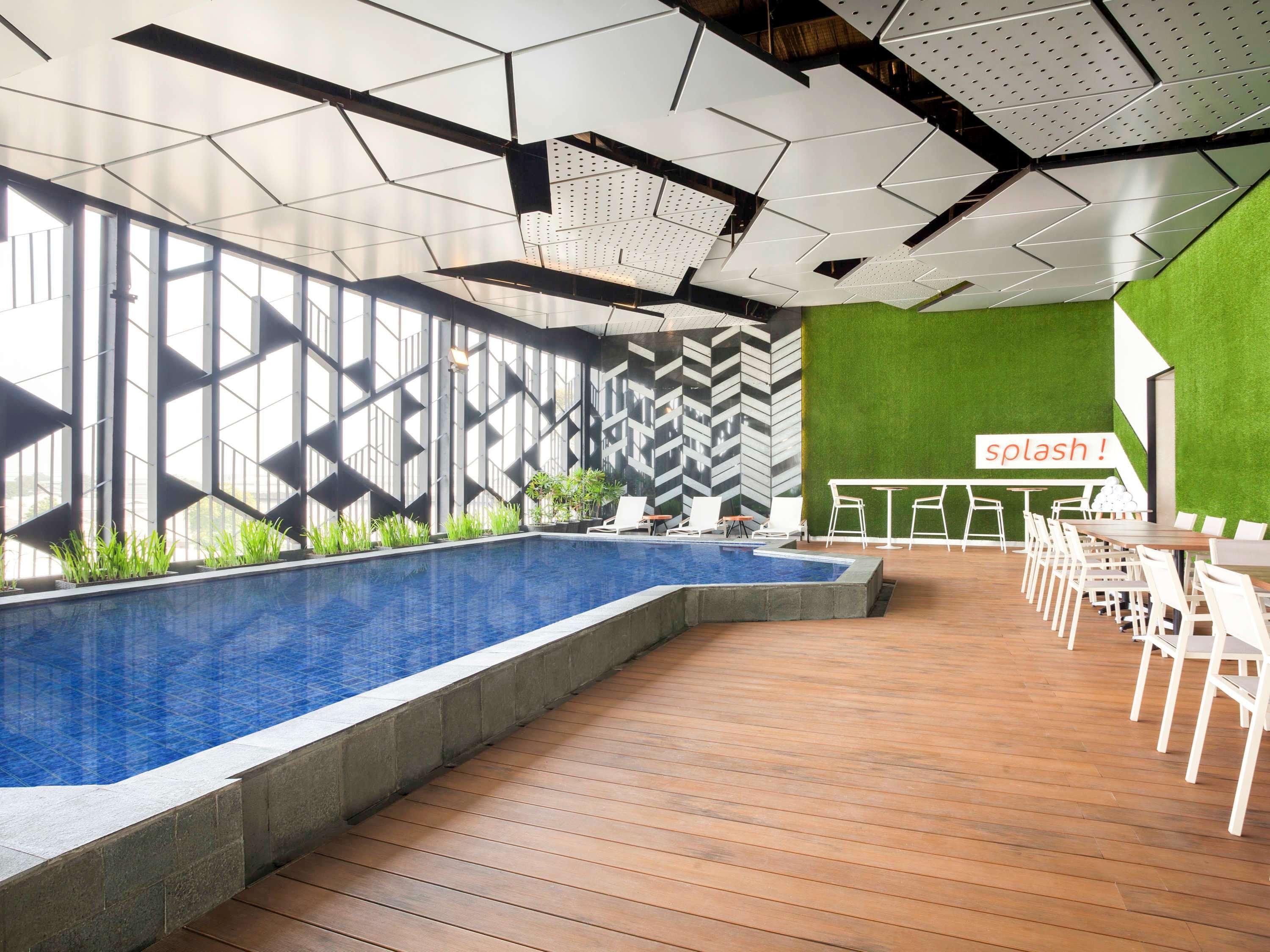 Ibis Styles Jakarta Sunter Exterior foto