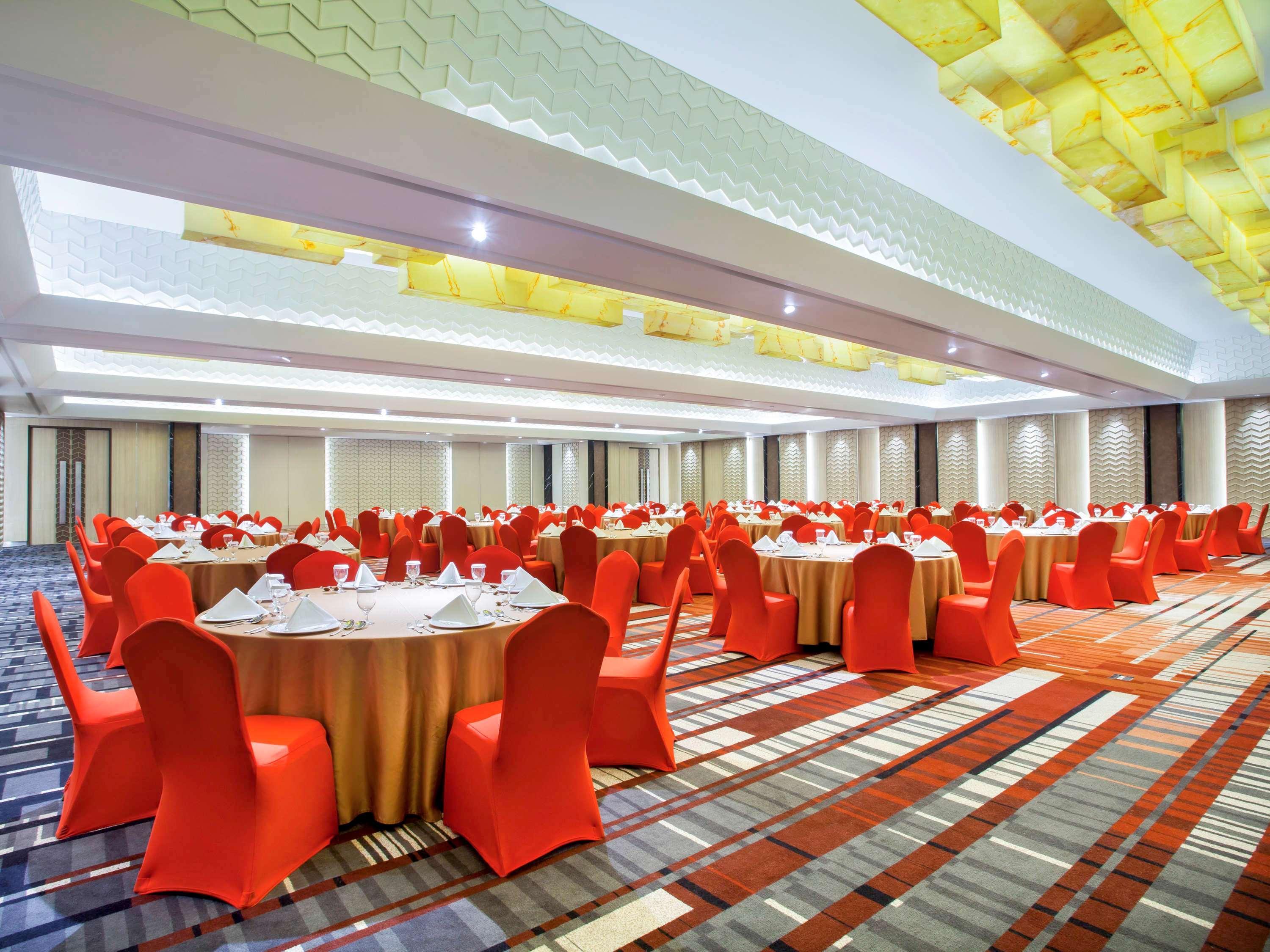 Ibis Styles Jakarta Sunter Exterior foto