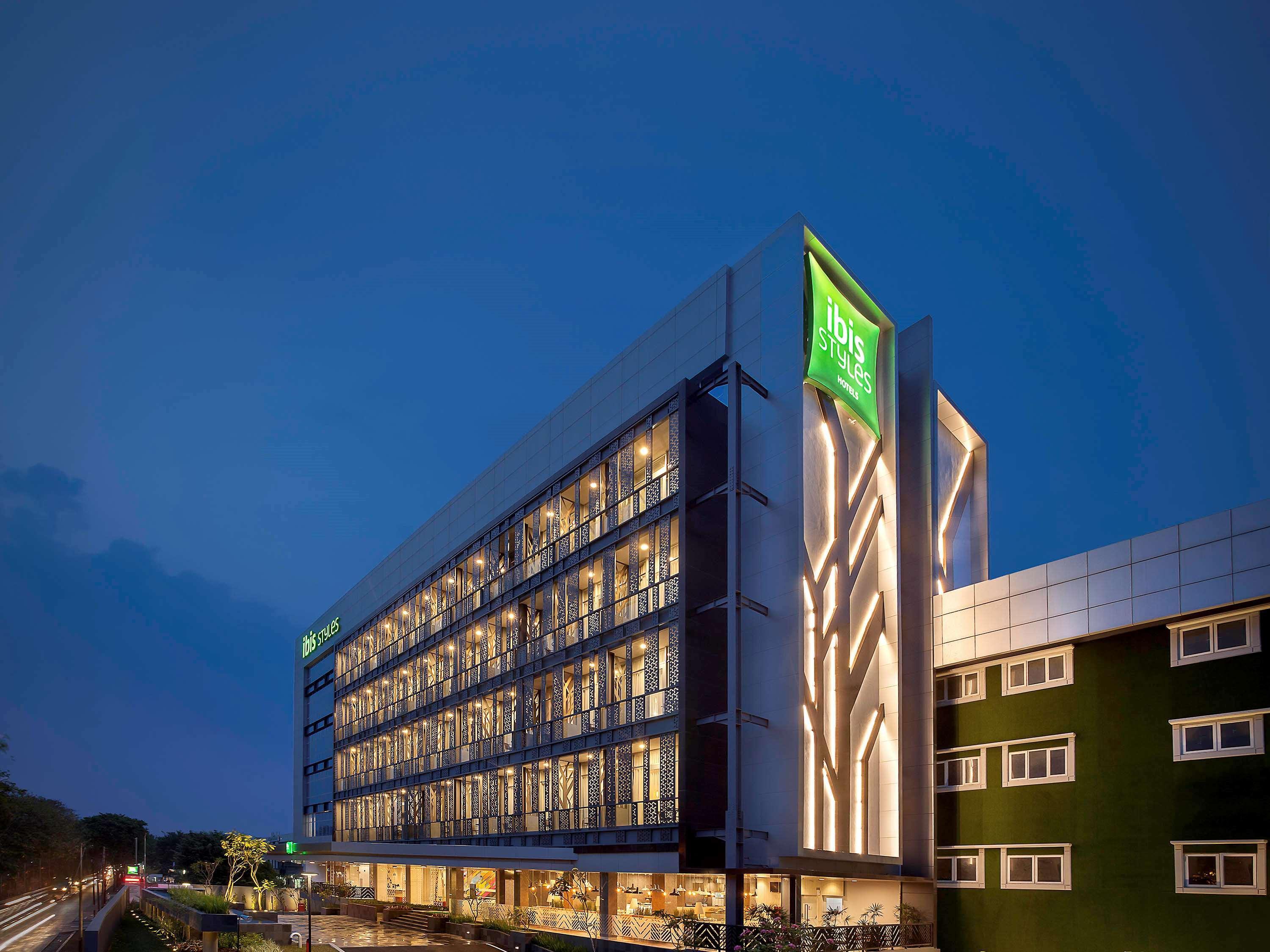 Ibis Styles Jakarta Sunter Exterior foto